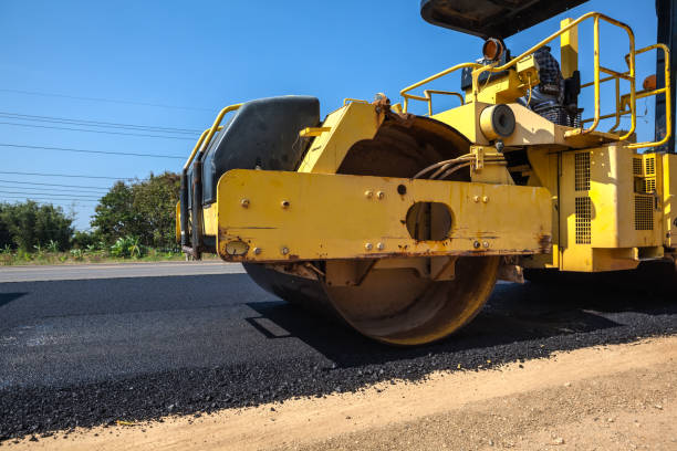 Best Asphalt Driveway Installation  in Round Rock, TX